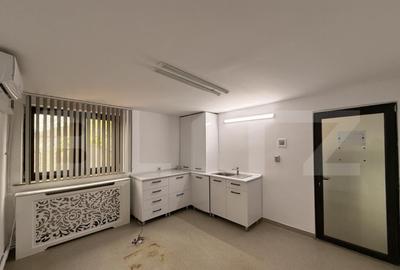 Cabinet medical ?i apartament 2 camere, 225 mp, zona 1 Mai - 2