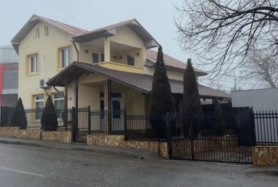 Spațiu comercial, de 200 mp, în Central