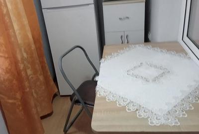 Garsonieră semidecomandată în Micro 40 - 2