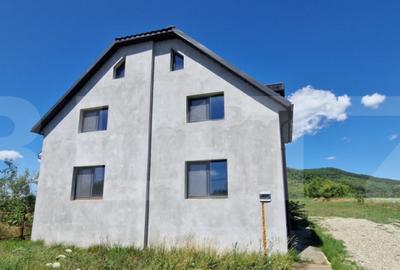 Casa cu mansarda, 220 mp, in zona Colldau, 3 km de Beclean