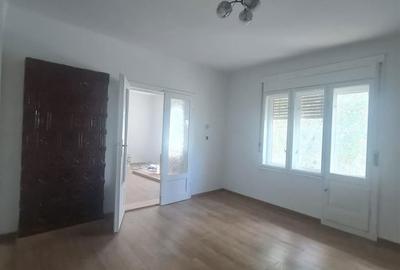 Casă cu 5 camere decomandat cu Teren 1600 Mp în Central - 7