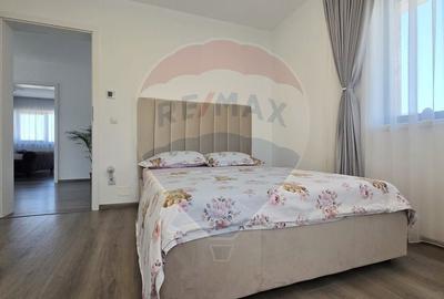 Casă cu 6 camere cu Teren 649 Mp în Dezmir - 5