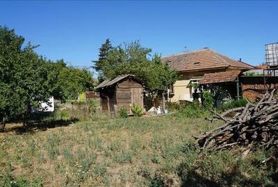 Teren stradal cu casa veche in Podari - toate utilitatile - 6