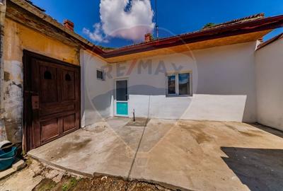 Apartament cu 2 camere de vanzare - curte comuna - 10
