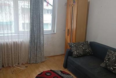 Garsonieră decomandată în Podu Roș