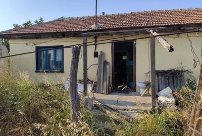 Casă veche din chirpici - 18