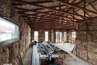 Casă cu 4 camere semidecomandat în Săvinești - 13