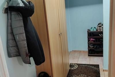 Apartament cu 3 camere nedecomandat în Tătărași