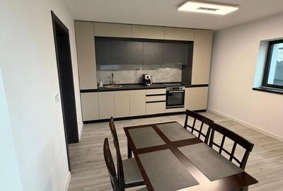 Casă cu 7 camere cu Teren 450 Mp în Pipera