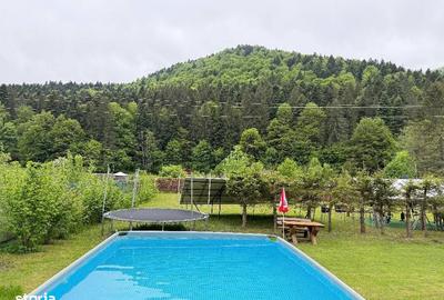 Casă cu 8 camere cu Teren 3800 Mp în Central - 4