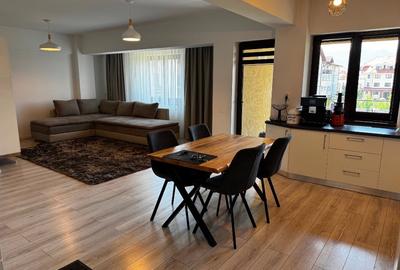 Proprietar – Vând apartament 3 cam dec 77 mp utili Mobilat & utilat -2 băi,Sud