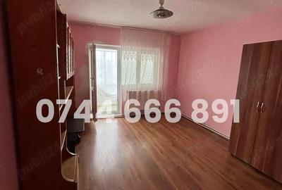 Apartament cu 3 camere decomandat în Energiei - 4