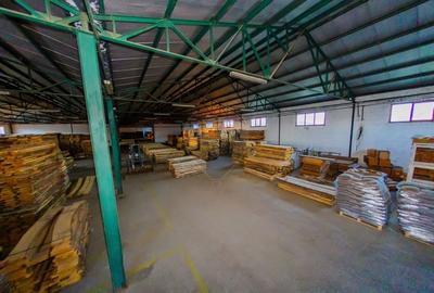 Spatiu industrial de vanzare 4,500mp HALE / 35,0000mp TEREN - 5