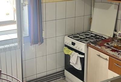 Garsonieră decomandată în Titan