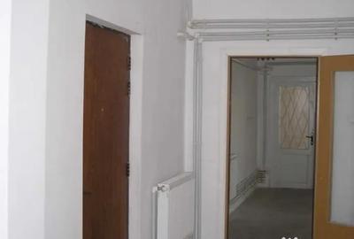 Spațiu comercial, de 220 mp, în 1 Mai - 4