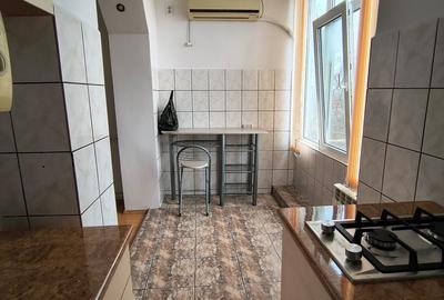 Garsonieră decomandată, mobilată în Km 4 - 7