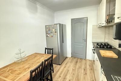 Apartament cu 3 camere decomandat în Lacul Tei - 13