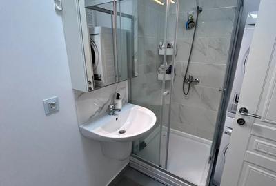 Proprietar vand apartament in Avangarde Home, 2 camere, etaj 1 ,45 mp in Militari Residence, strada - 4