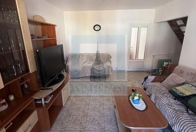 Apartament cu 4 camere decomandat în Răcădău - 5