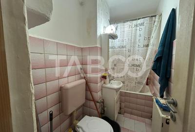 Garsoniera cu balcon si pivnita de 12 mp etaj 1 Zona Strand de vanzare - 8