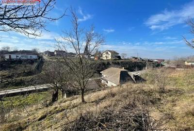 Casă cu 2 camere cu Teren 2900 Mp în Malcoci - 6