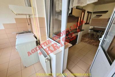 Apartament cu 3 camere decomandat în Craiovei - 2