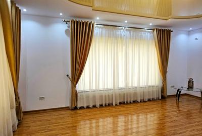 Casă cu 4 camere cu Canalizare în 1 Mai - 1