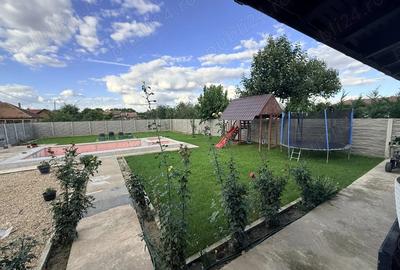 Casa de vanzare cu 7 camere - 10