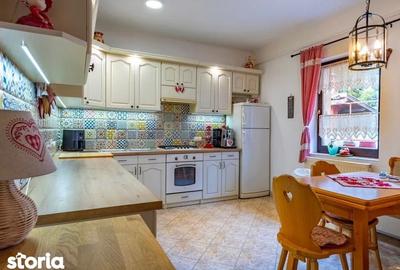 Casă cu 6 camere decomandat cu Teren 250 Mp în Central - 7