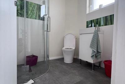 Casă cu 5 camere cu Teren 369 Mp în Soarelui - 4