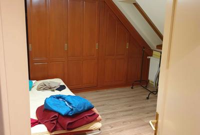 Casă cu 4 camere cu Teren 461 Mp în Central - 1