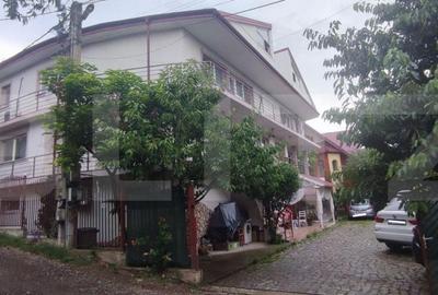 Casă cu 4 camere în Albești - 1