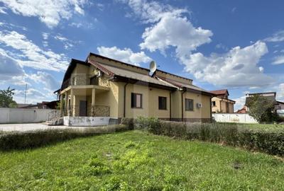 Casa S + P + M de 333 mp utili, cu 2.040 mp teren, front 26 - 18