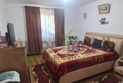 Casă cu 5 camere cu Teren 684 Mp în Podu Roș