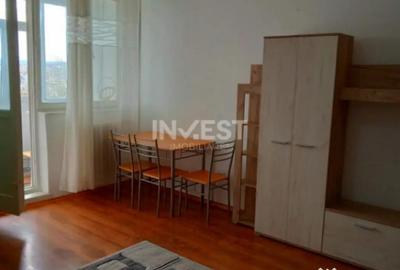 Garsonieră decomandată în Central - 2