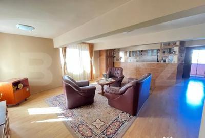 Casă cu 7 camere cu Teren 250 Mp în Central