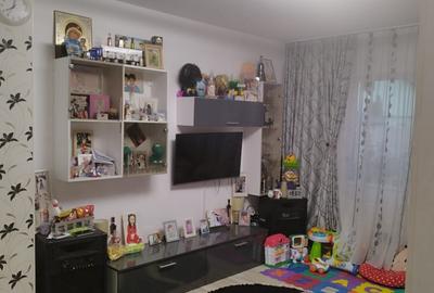 Apartament cu 2 camere decomandat în Tractorul - 2