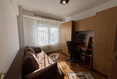 Apartament cu 3 camere decomandat în Dacia - 4