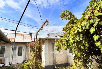 Casa Targu Neamt,zona centrala,centrala-gaz,apa,curent,canalizare,beci - 25