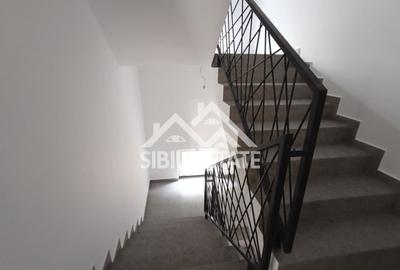 Apartament cu 3 camere decomandat în Cristian - 13