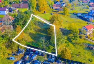 Teren de 1564 mp, în Moieciu