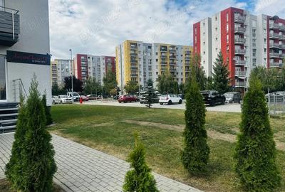 Spatiu Comercial de Vanzare cu 24 de locuri de parcare