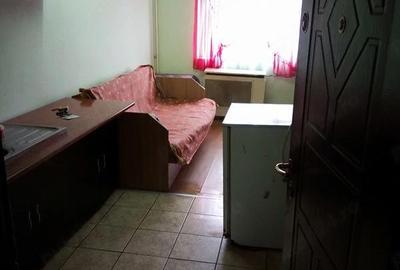 Garsonieră semidecomandată în Micro 17 - 2