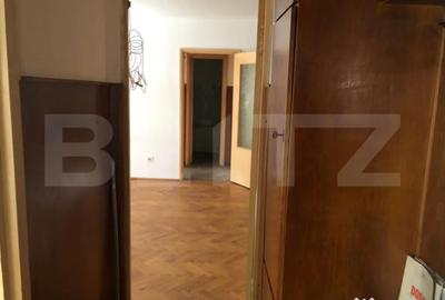 Apartament cu 3 camere semidecomandat în Micro 16 - 2