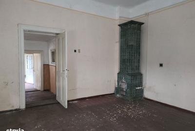 Casă cu 3 camere în Central
