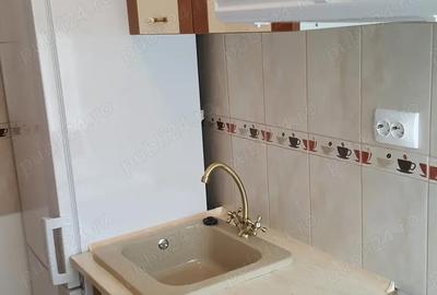 Apartament cu 2 camere semidecomandat în Km 4 - 1
