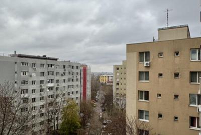 Garsoniera luminoasa | Geam la baie | Metrou Nicolae Grig - 1