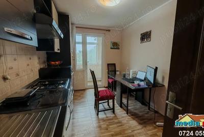 Apartament cu 3 camere decomandat de vanzare Str. Domneasca, langa Gradina Publica - 2