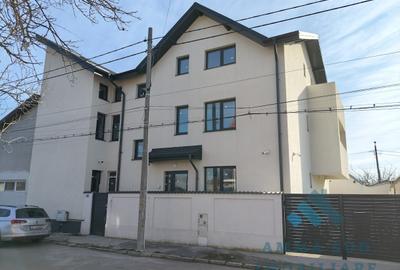 Casă individuală cu 15 camere cu Canalizare în Apărătorii Patriei - 26