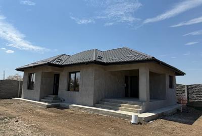 Casă individuală cu 3 camere cu Canalizare în Joița - 2